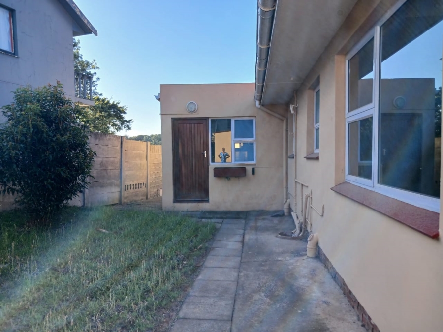 5 Bedroom Property for Sale in Beacon Bay Eastern Cape